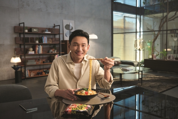 ▲ '마열라면' 모델로 발탁된 배우 황정민.ⓒ오뚜기