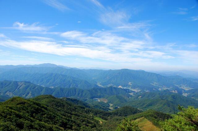 ▲ 전망 데크에서 서쪽 방향을 바라본 풍경.ⓒ진경수 山 애호가