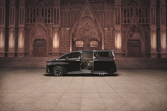 ▲ 알파드는 단일 트림 구성에 가격은 9920만원으로 책정됐다. ⓒ토요타코리아