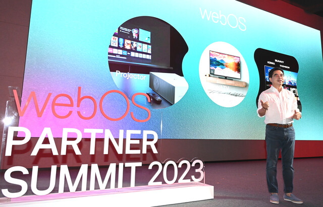 ▲ 19일 서울 마곡 LG사이언스파크에서 열린 webOS 파트너 서밋(Partner Summit) 2023에서 LG전자 박형세 HE사업본부장(부사장)이 ‘미디어&엔터테인먼트 플랫폼 기업’으로의 전환을 강조하며 기조연설을 하고 있다. ⓒLG전자