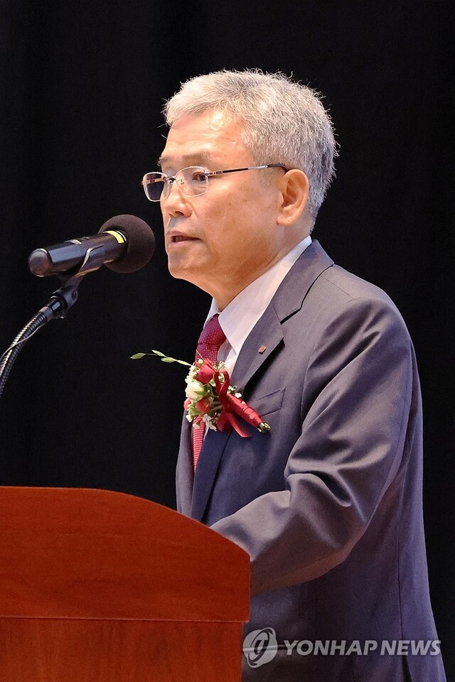 ▲ 20일 오전 전남 나주시 빛가람동 한국전력 본사에서 김동철 신임 사장이 취임사를 하고 있다.ⓒ연합뉴스