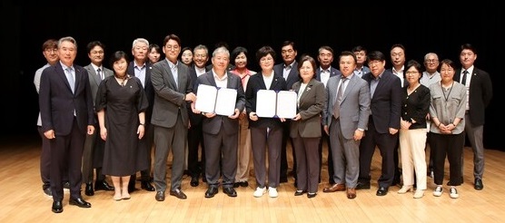 ▲ 대전문화재단이 지난 20일 지역 문화예술발전과 상호협력을 위해 대전세종충남 경제단체협의회와 업무협약을 체결했다.ⓒ대전문화재단