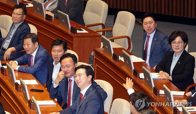 ▲ 21일 국회 본회의에서 한동훈 법무부 장관이 더불어민주당 이재명 대표 체포동의안 설명을 하던 중 야당 의원들이 항의하자 김기현 대표 등이 소리치고 있다. ⓒ연합뉴스