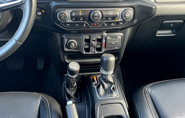 ▲ 투박하면서도 아날로그 감성이 담긴 건 랭글러 4xe의 특징으로 판단된다. ⓒ김재홍 기자