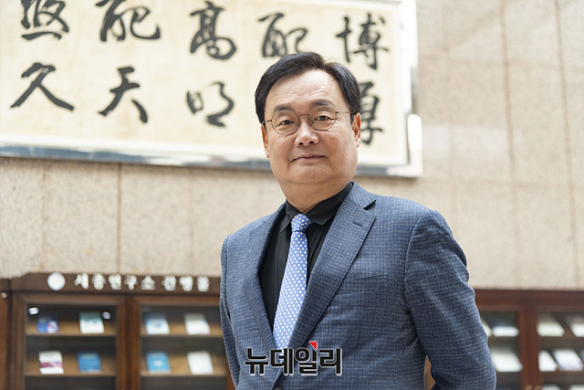 ▲ 이용준 세종연구소 이사장이 25일 뉴데일리와의 인터뷰에서 