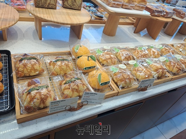 ▲ 베트남 호치민에 위치한 Hai Batrung 점포에서 판매 중인 제품들(2022.12.10)ⓒ조현우 기자