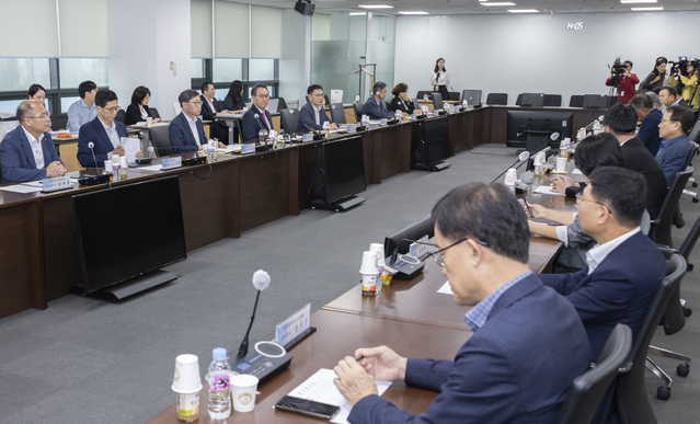 ▲ 보건복지부는 26일 오후 서울 서초구 국제전자센터 내 건강보험심사평가원 대회의실에서 제19차 건강보험정책심의위원회를 개최했다. ⓒ보건복지부