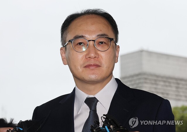 ▲ 더불어민주당 이재명 대표에 대한 구속영장이 기각된 27일 오전 이원석 검찰총장이 서울 서초구 대검찰청으로 출근하고 있다. ⓒ연합뉴스