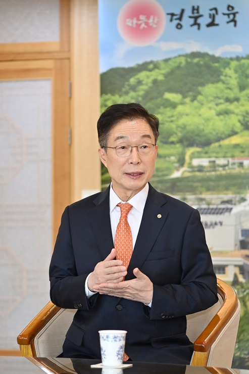 ▲ 임종식 경북교육감은 삶의 주인으로서 함께 행복한 인간으로 성장하기 위해 전 생애에 걸쳐 단계별로 교육하는 맞춤형 인성교육인 ‘생애주기별 인성교육’을 추진한다.ⓒ경북교육청