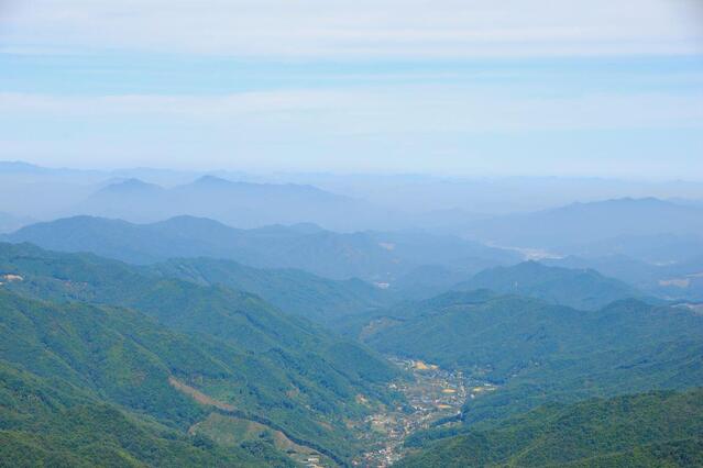 ▲ 석기봉에서 바라본 산 아래 풍광.ⓒ진경수 山 애호가