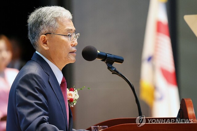 ▲ 20일 오전 전남 나주시 빛가람동 한국전력 본사에서 김동철 신임 사장이 취임사를 하고 있다.ⓒ연합뉴스