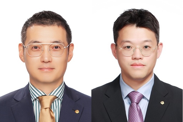 ▲ 왼쪽부터 한화갤러리아 김재환 패션부문장, 에프지코리아 오민우 대표이사.ⓒ한화갤러리아