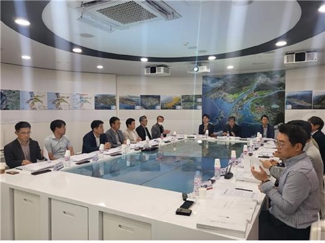 ▲ 만금개발청은 지난 5일 열린 새만금개발청 건축위원회를 열고 자동차 수출복합센터 건축계획’ 안건이 원안대로 통과 시켰다.ⓒ새만금개발청 사진 제공.