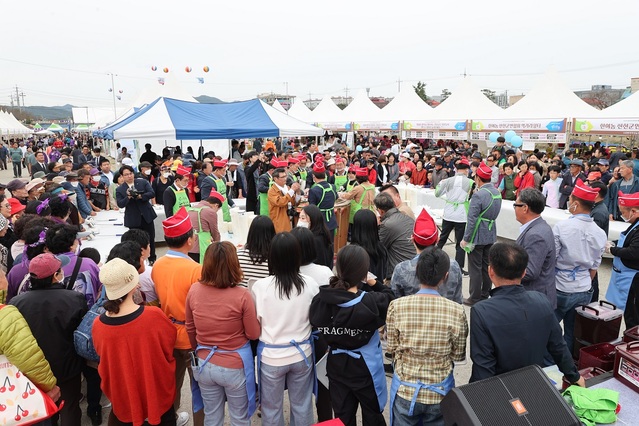 ▲ 제44회 생거진천 문화축제가 8일 폐막한 가운데 축제 기간 중에 20만명이 찾았다. 사진은 축제의 한 장면.ⓒ진천군