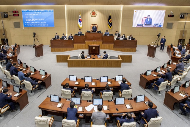 ▲ 경상북도의회(의장 배한철)는 10월 10일부터 20일까지 11일간의 일정으로 제342회 임시회를 열어, 오는 11월 7일부터 20일까지 예정된 2023년도 행정사무감사에 대한 계획을 수립하고, 도정질문 및 각종 민생 조례안 등의 안건을 처리할 예정이다.ⓒ경북도