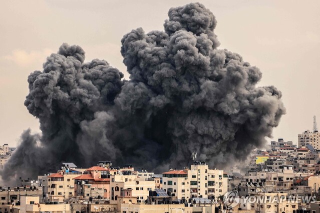 ▲ 이스라엘-하마스 간 분쟁이 격화된 가운데 가자지구에서 폭발이 발생한 모습. ⓒ연합뉴스