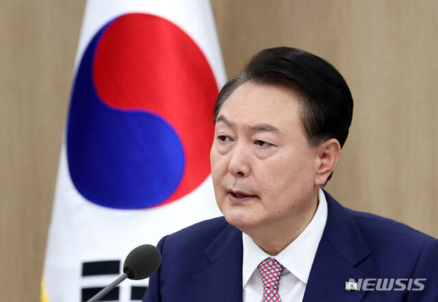 ▲ 윤석열 대통령이 10일 서울 용산 대통령실 청사에서 열린 국무회의를 주재하고 있다.ⓒ뉴시스(사진=대통령실통신사진기자단)