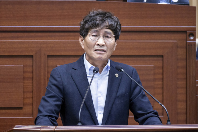 ▲ 임기진 경상북도의회 의원(더불어민주)은 10일 제342회 임시회 제1차 본회의 5분자유발언에서 정부가 외면한 독도영유권 수호 예산을 경상북도가 직접 나서서 지원할 것을 촉구했다.ⓒ경북도의회