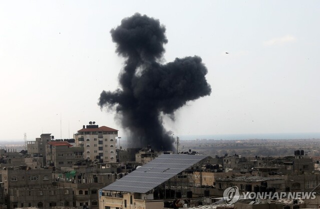 ▲ 연기가 피어오르는 가자지구. ⓒ연합뉴스