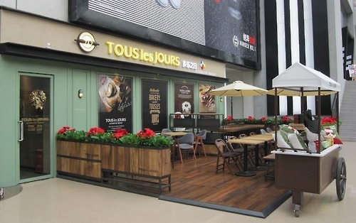 ▲ 중국 충칭(重慶) 뚜레쥬르 매장 외관ⓒCJ푸드빌