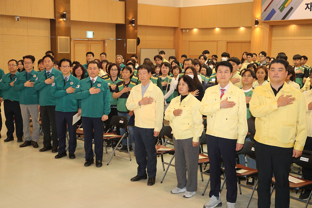 ▲ 대구시는 시민 안전을 위한 민방위 활동에 헌신적으로 참여하고 있는 민방위대원의 노고를 치하하기 위해 13일 산격청사 대강당에서 제48주년 민방위대 창설기념식을 가졌다.ⓒ대구시