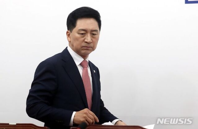▲ 김기현 국민의힘 대표가 16일 오전 서울 여의도 국회에서 열린 국민의힘 최고위원회의에 참석하고 있다. ⓒ뉴시스