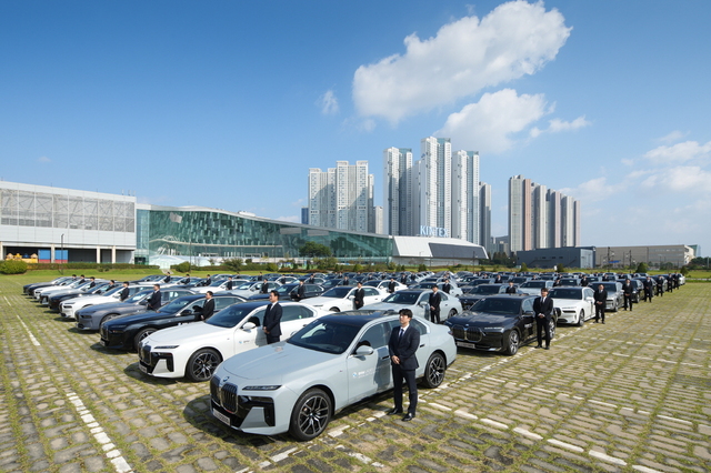 ▲ BMW코리아가 레이디스 챔피언십 2023'에서 7시리즈 100여대를 지원한다. ⓒBMW코리아