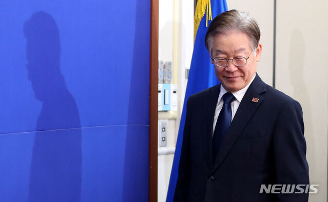 ▲ 35일만에 당무에 복귀한 이재명 더불어민주당 대표가 23일 오전 서울 여의도 국회에서 열린 최고위원회의에 참석하고 있다. ⓒ뉴시스