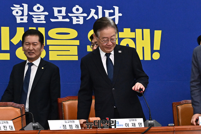 ▲ 이재명 더불어민주당 대표가 23일 국회에서 열린 최고위원회의에 참석하고 있다. ⓒ이종현 기자