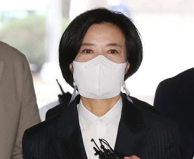 ▲ 이정근 전 더불어민주당 사무부총장이 지난해 9월30일 오전 영장실질심사에 출석하기 위해 서울 서초구 서울중앙지방법원으로 들어서고 있다. ⓒ뉴시스