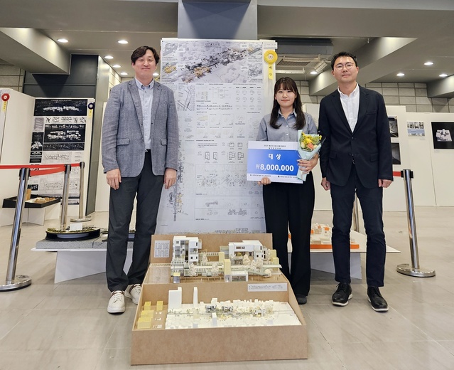 ▲ 좌측부터 금오공대 안동준 교수, 황예진 학생, 이승엽 교수.ⓒ금오공대