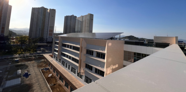 ▲ 경북교육청(교육감 임종식)은 24일 최근 지속적으로 심화되고 있는 지구온난화 등 환경 위기와 2050 탄소중립 정책 부응을 위해 신재생에너지 설비를 지속적으로 확충할 계획이다.ⓒ경북교육청