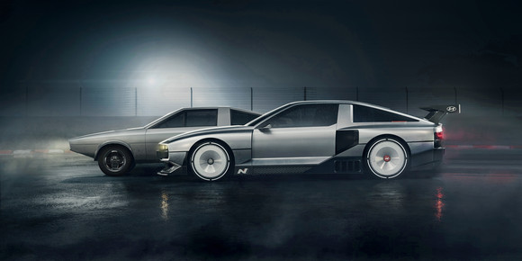 ▲ 포니 쿠페 콘셉트 차량과 이에 영감을 받아 디자인된 N Vision 74. ⓒ현대자동차