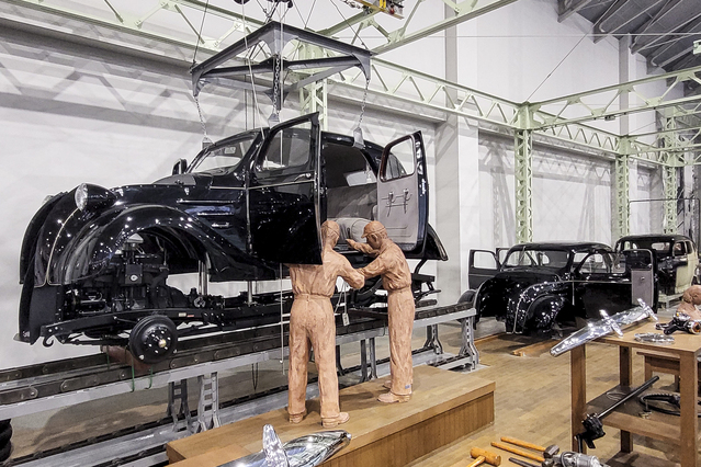 ▲ 토요타 산업기술 기념관에 1936년 출시된 토요타 AA형 승용차 생산 현장이 재현돼있는 모습 ⓒ토요타