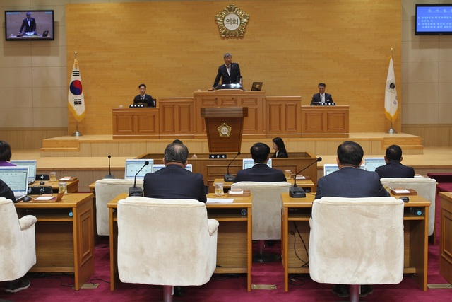 ▲ 신안군의회(의장 김혁성)는 31일부터 내달 6일까지  제315회 임시회를 개회했다.ⓒ신안군의회 제공