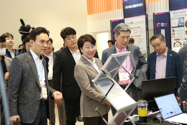 ▲ 경북도는 지난 10월 25일 포항 체인지업 그라운드에서 열린 '2023 경북 스타트업 투자 매칭데이' 개막식에 참석했다.ⓒ경북도