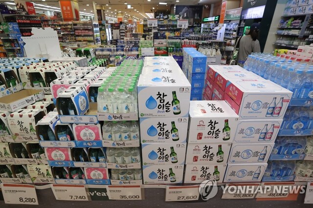 ▲ 업계 1위 하이트진로가 9일부터 참이슬 등의 출고가를 인상한다. ⓒ연합뉴스