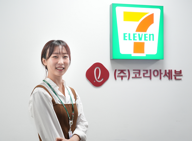 ▲ 11월 2일 서울 중구 세븐일레븐 본사에서 만난 김하영 푸드팀 MD가 포즈를 취하고 있다.ⓒ세븐일레븐