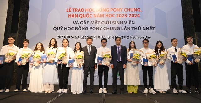 포니정재단과 베트남 하노이국립대가 '제17회 장학증서 수여식 겸 제1회 포니정 베트남 장학생 리유니언데이'를 개최했다. ⓒ포니정재단