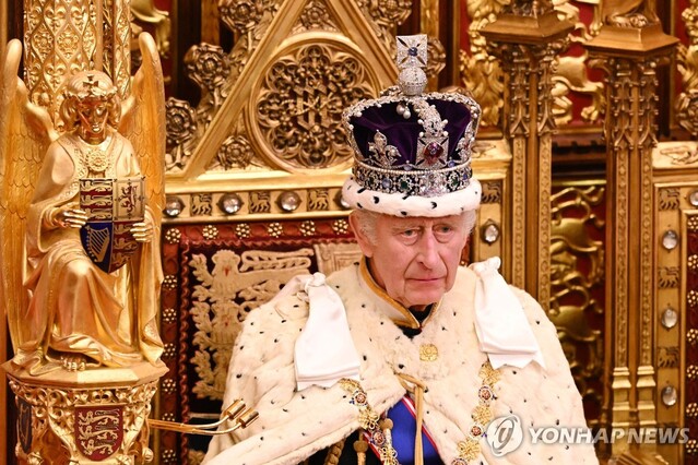 ▲ 영국 찰스 3세 국왕이 지난 7일(현지시간) 의회 개회식에서 '킹스 스피치'를 하고 있다.ⓒ연합뉴스