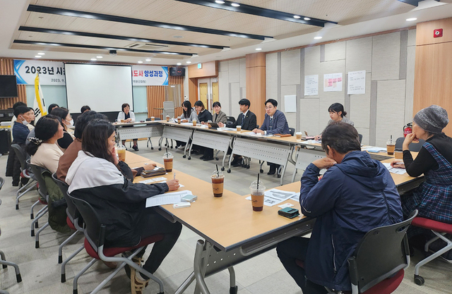 ▲ 대구한의대학교 세대통합지원센터는 최근 경상북도 이웃사촌마을사업 일환으로‘영덕 찐 창업 간담회’를 영해면 예주고을 체험마을 생활관에서 진행했다.ⓒ대구한의대