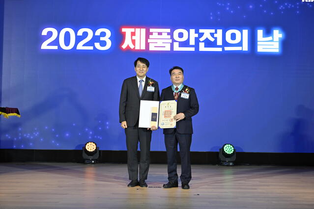 ▲ 2023 제품안전의 날 '동탑산업훈장'을 수상한  LG전자 품질경영센터장 김종필 전무 ⓒLG전자