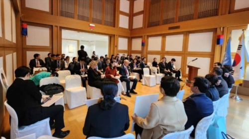 ▲ 주 유엔 한국 대표부가 설명회를 하고 있다. ⓒ사단법인 북한인권, 한반도인권과통일을위한변호사모임(한변) 등 제공