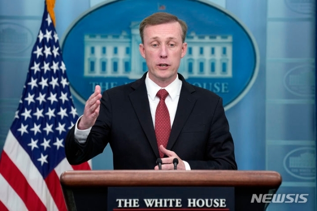 ▲ 제이크 설리번 미 백악관 국가안보보좌관은 12일(현지시간) 팔레스타인 미래 통치 형태(거버넌스)는 팔레스타인 주민들이 결정해야 한다고 밝혔다. 사진은 설리번 보좌관이 지난 10월 10일 백악관에서 언론 브리핑하는 모습. ⓒAP/뉴시스