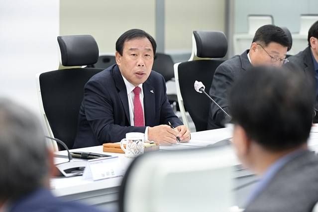 ▲ 최민호 세종시장이 14일 간부회의를 주제하고 있다.ⓒ세종시
