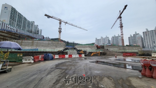 ▲ 포항시 북구 학잠동 자이애서턴 근린공원 조성사업 현장 모습.ⓒ뉴데일리