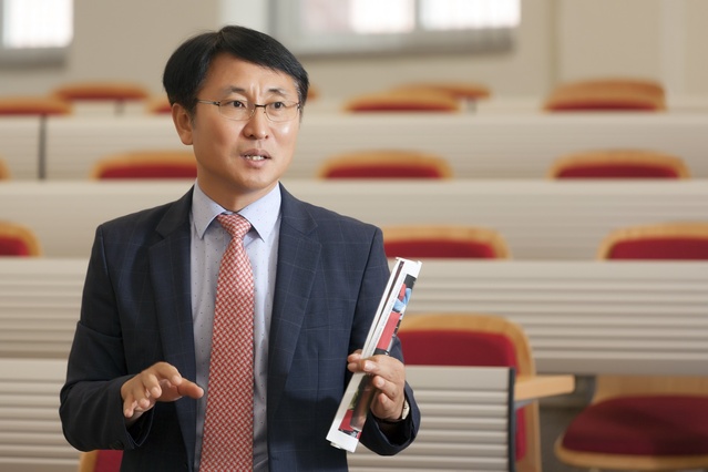 ▲ 계명대 식품가공학전공 정용진 교수.ⓒ계명대