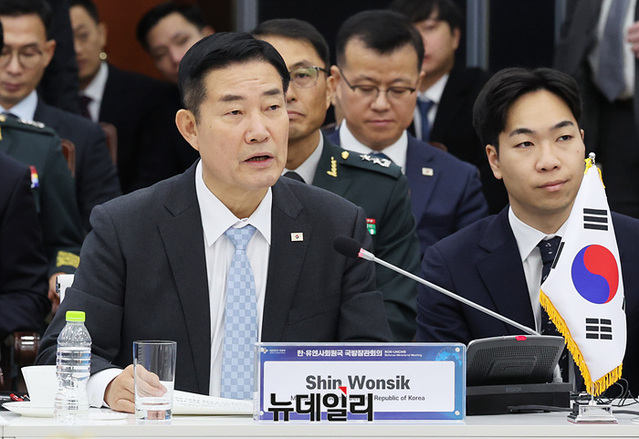 ▲ 신원식 국방장관이 14일 오전 서울 용산구 국방부에서 열린 '한-유엔사회원국 국방장관회의'에서 환영사를 하고 있다. (사진=공동취재단) ⓒ서성진 기자