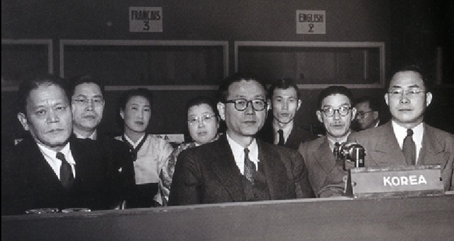 ▲ 파리 유엔총회 옵서버 석에서  회의를 지켜보는 한국대표단.