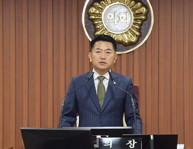 ▲ 서원 논산시의회 의장이 22일 논산시의회 제250회 2차 정례회에서 개회사를 하고 있다.ⓒ논산시의회